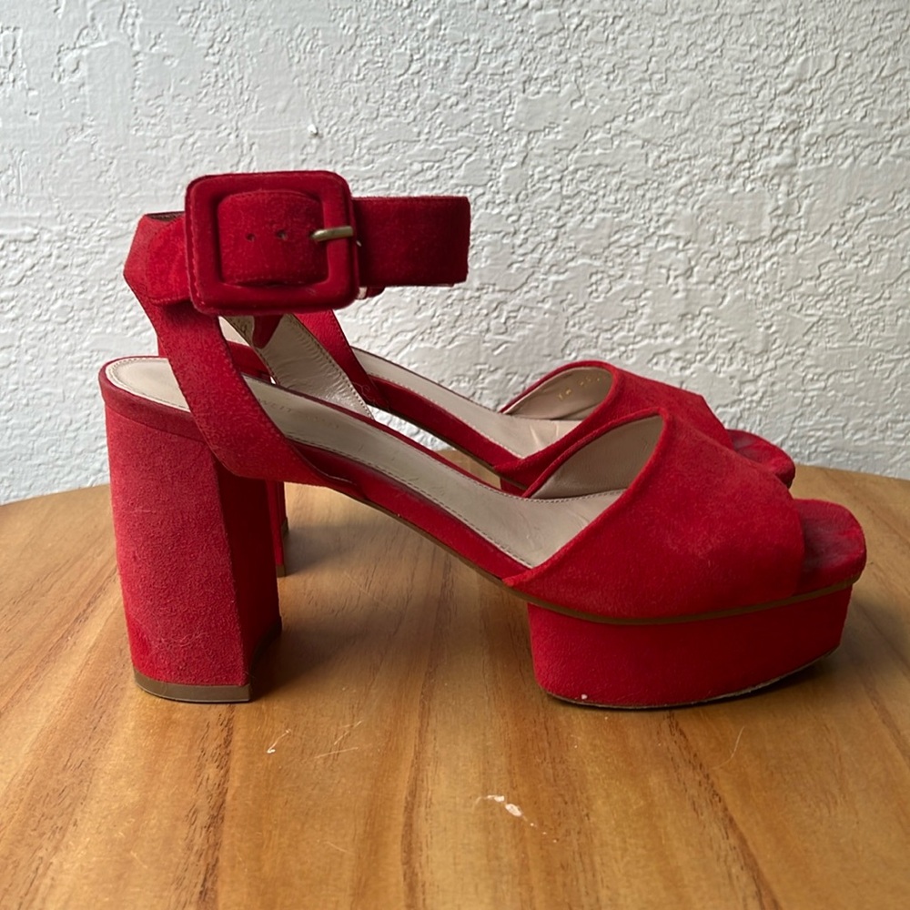 STUART WEITZMAN